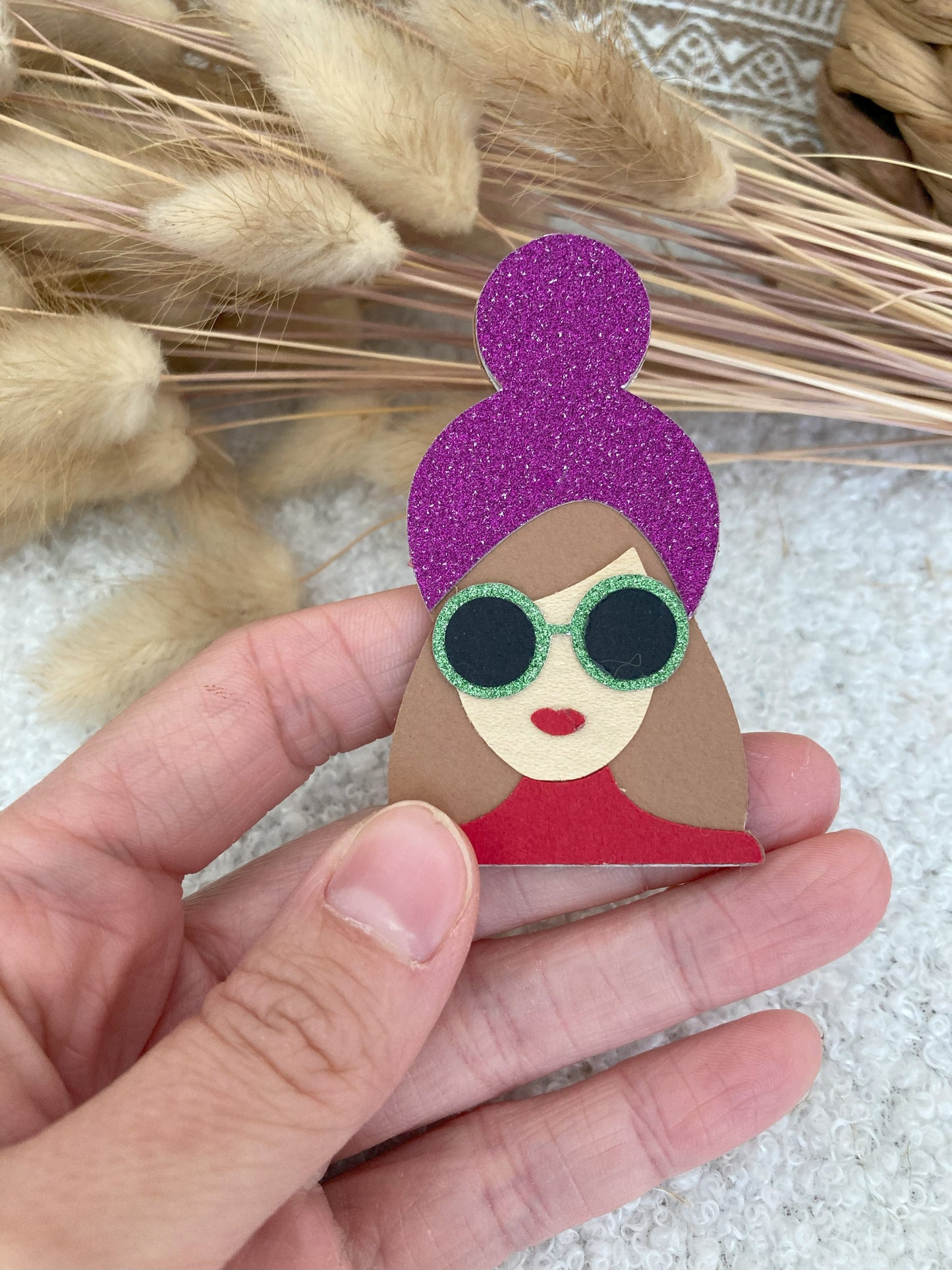 Broche originale femme – Bijou artistique en papier Fait Main