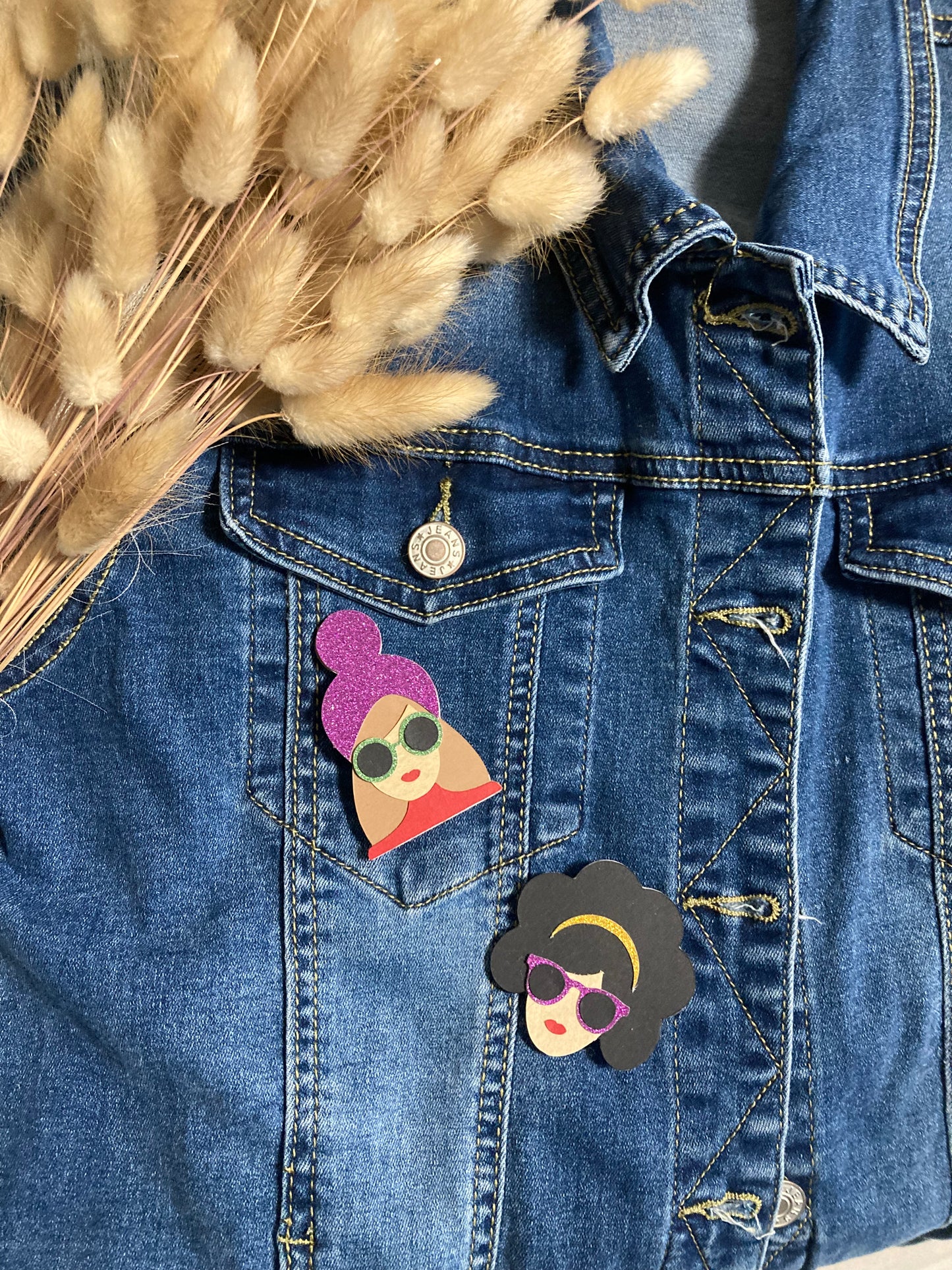 Broche originale femme – Bijou artistique en papier Fait Main