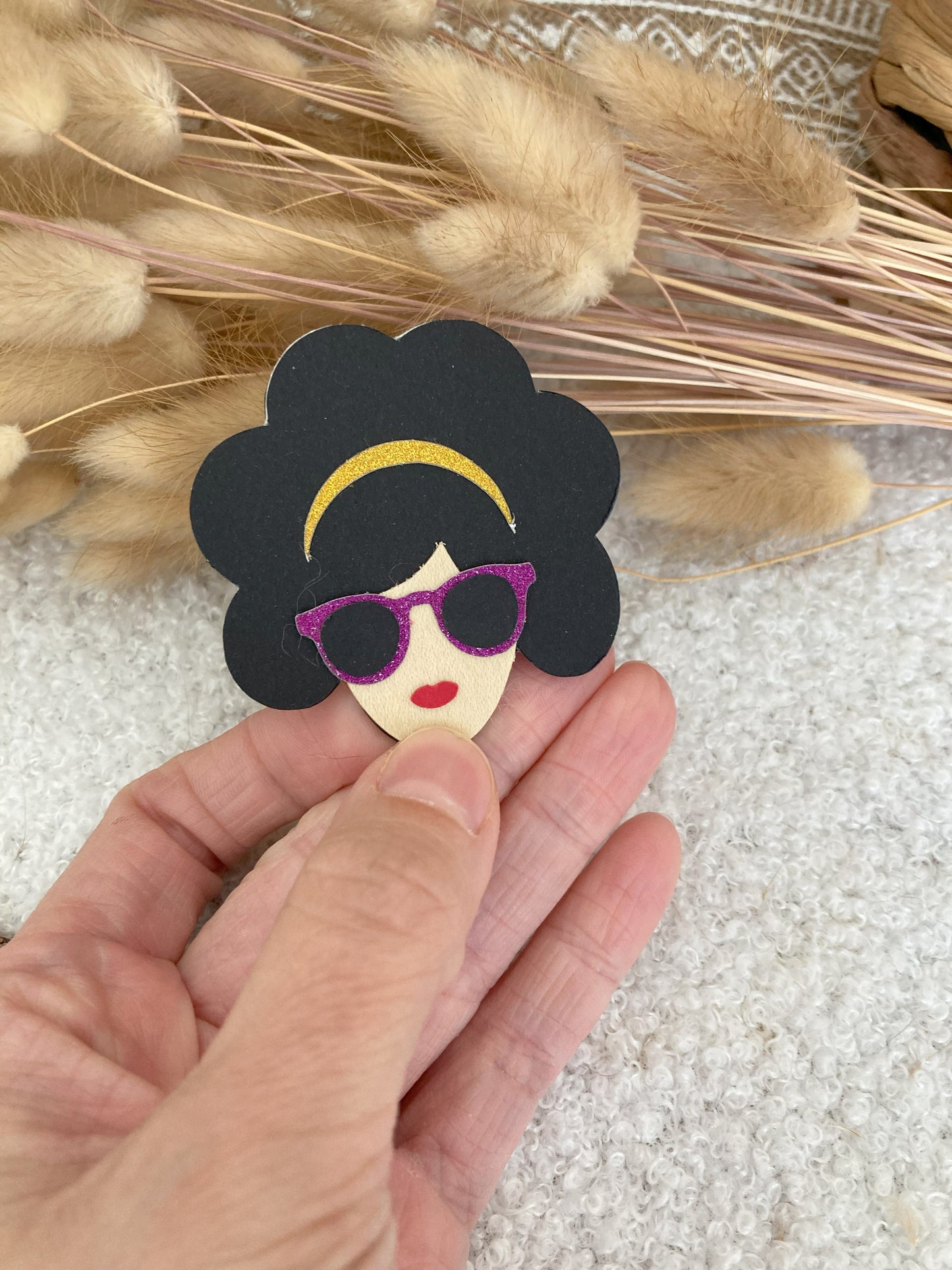 Broche originale femme – Bijou artistique en papier Fait Main