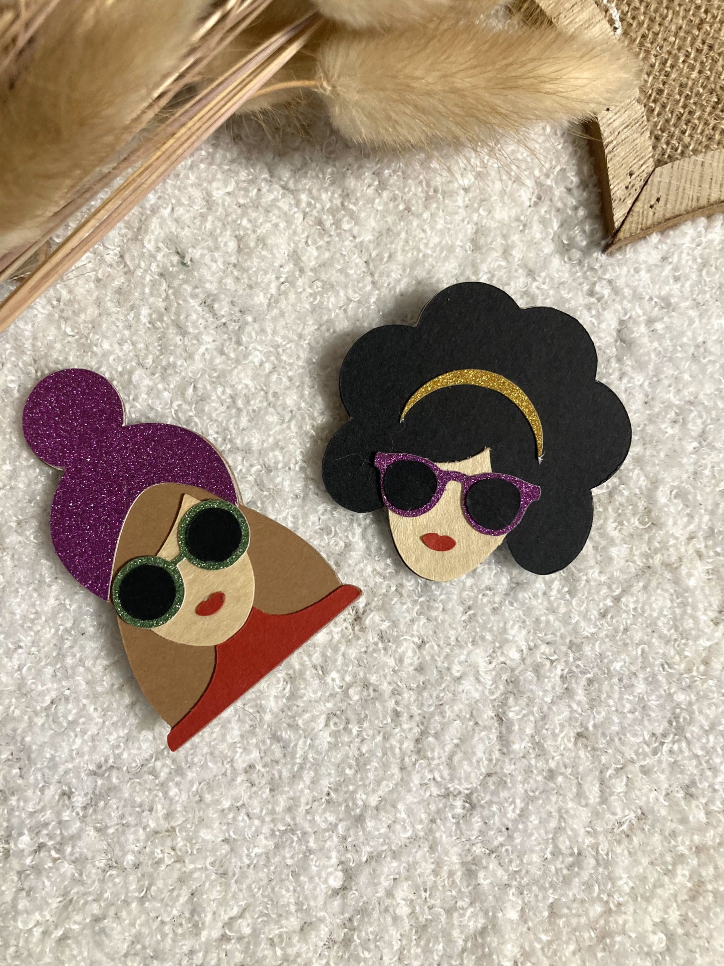 Broche originale femme – Bijou artistique en papier Fait Main